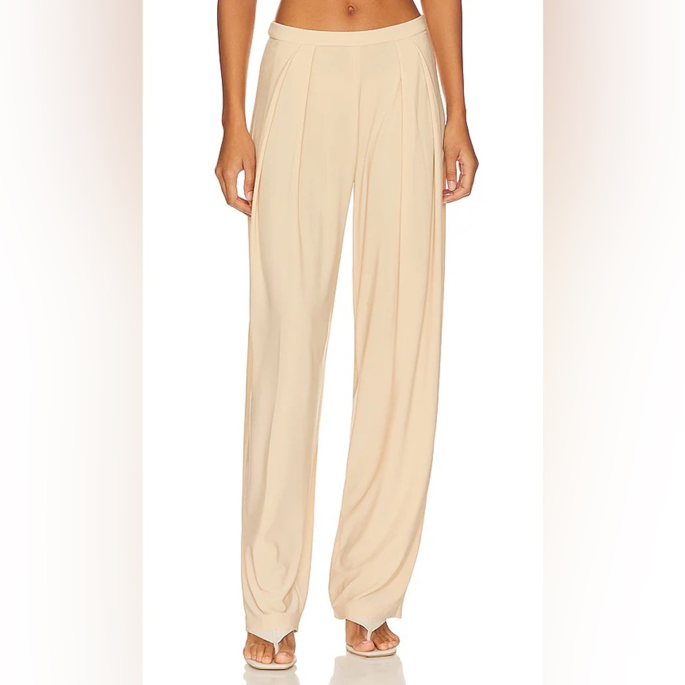 Norma Kamali Tapered Pleated Trouser in Con Leche